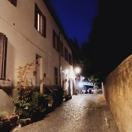 Dea Estia Turistico * Tuscania